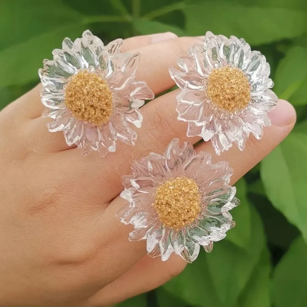 NWOT Tranparent Acrylic Sunflower Ring - Size 6